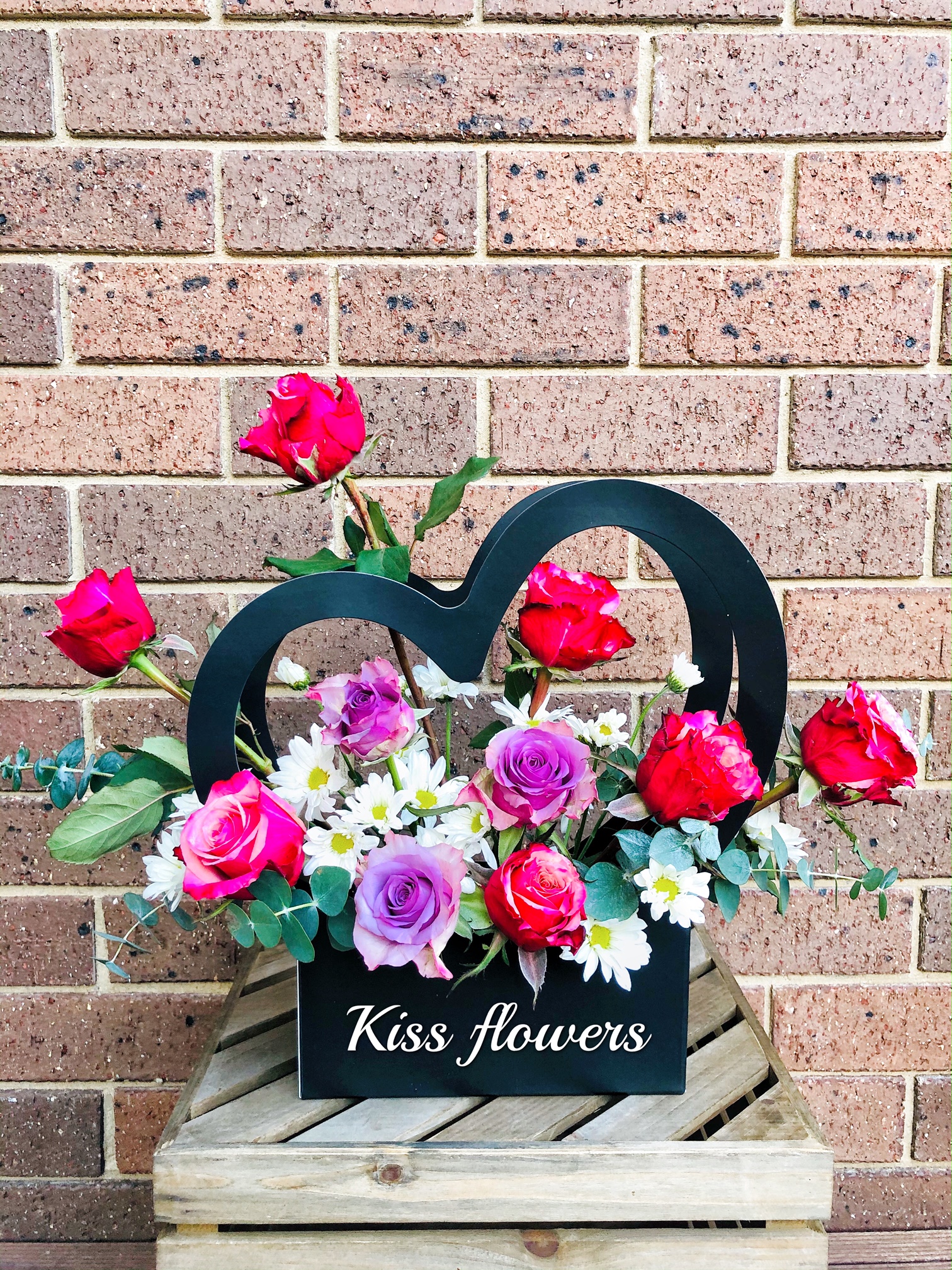 Fall in Love Kiss Flowers